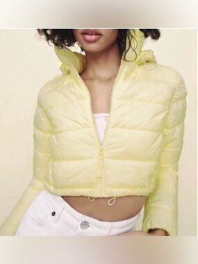 Zara Cropped Yellow Puffer Jacket with hood Women's Lightweight Coat